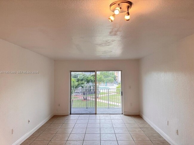 Building Photo - 5000 NW 79th Ave