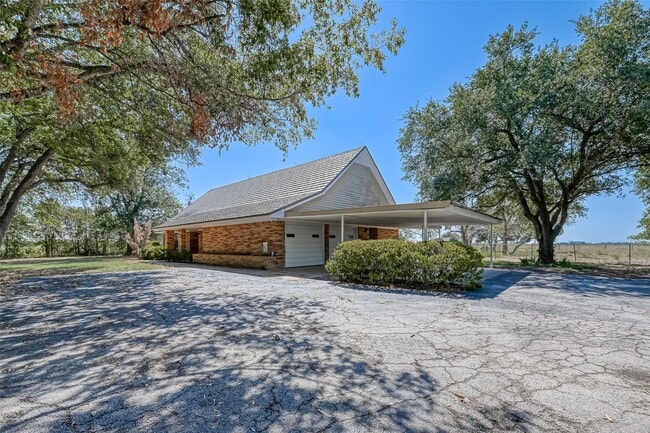 Building Photo - 16711 Hwy 90 Alt