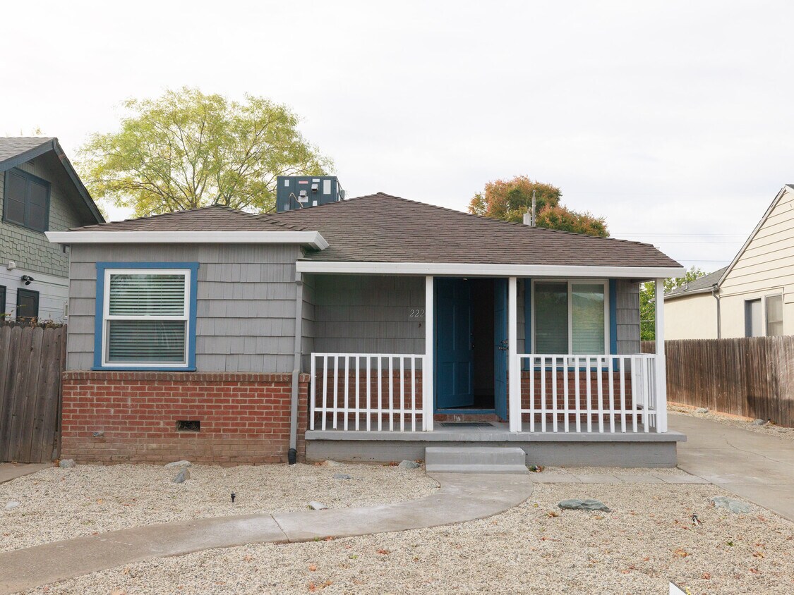 Primary Photo - 2220 16th Ave