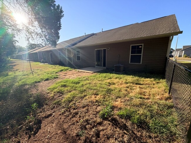 Building Photo - 2177 Stillpointe Dr