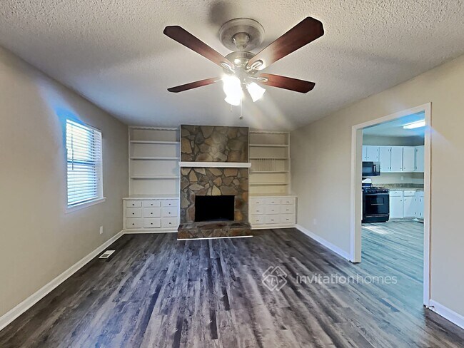 Building Photo - 4403 Treeline Way
