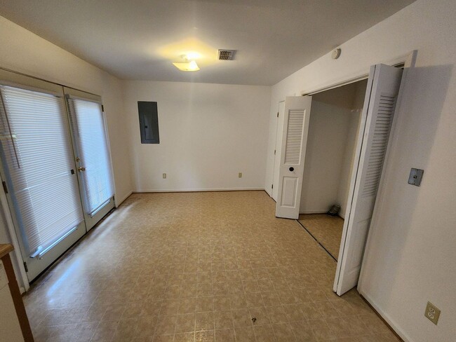 Foto del edificio - 2 bedroom townhouse