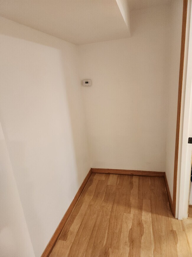 Foto del edificio - 5104 N Kilbourn Ave