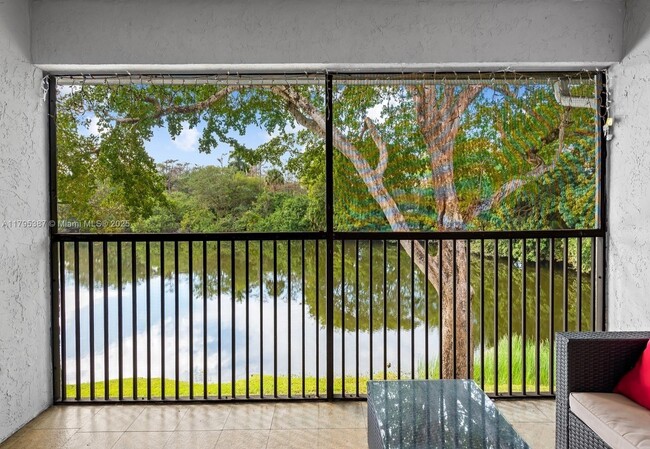 Building Photo - 3868 Carambola Cir N