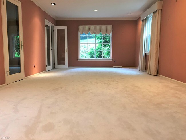 Building Photo - 4 br, 2.5 bath House - 212 Croftridge Dr