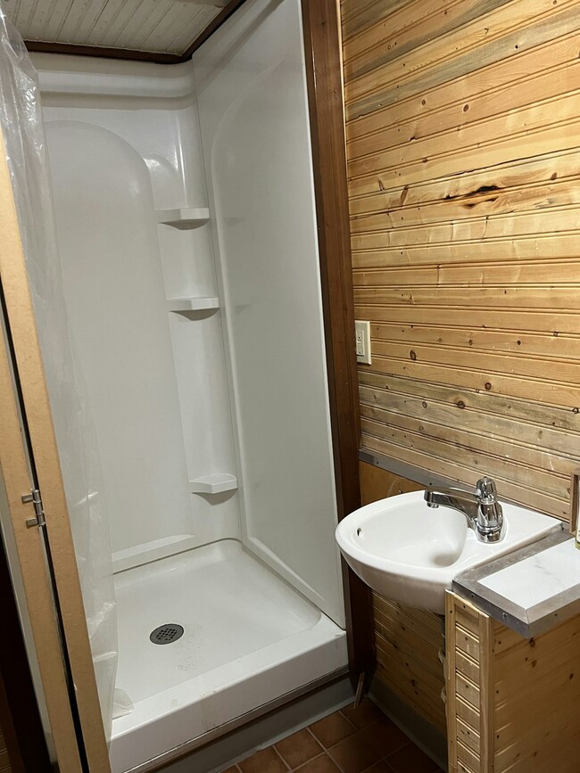 Building Photo - 102 E Erie St