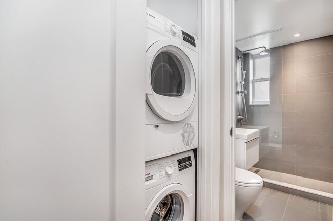 Building Photo - 302 E 50th St