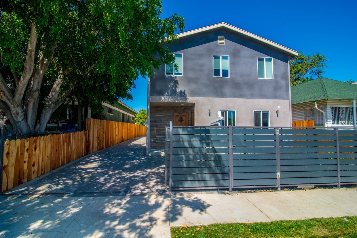 3753 Woodlawn Ave, Los Angeles, CA 90011 Apartments in Los Angeles