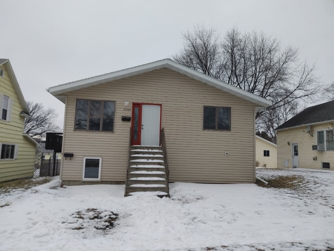 Building Photo - 506 N 11th St