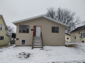 Building Photo - 506 N 11th St