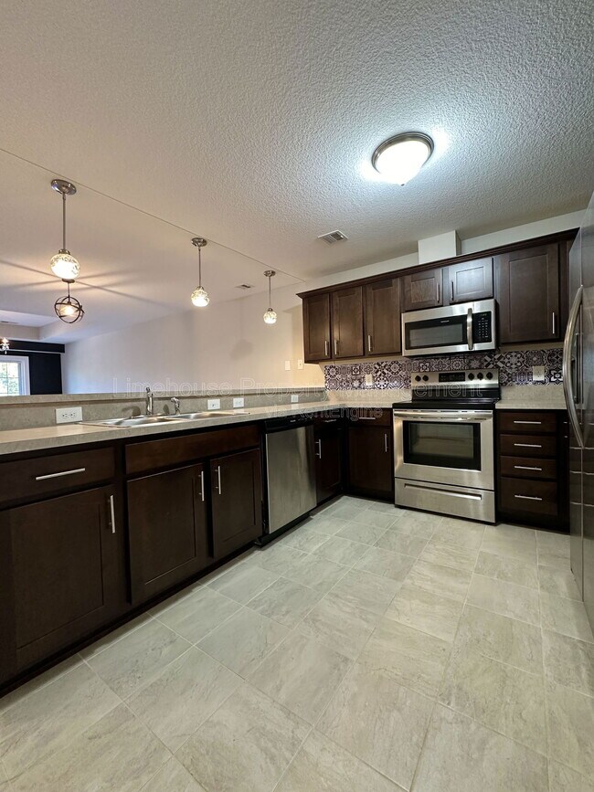 Foto del edificio - 1016 Thoroughgood Wy