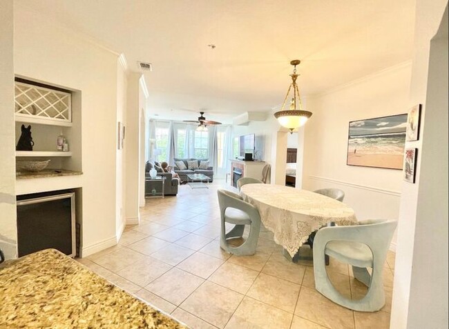 Foto del edificio - Beautiful FURNISHED Condo For Rent in Gran...