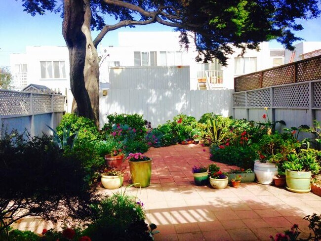Building Photo - 1 bedroom in San Francisco CA 94122