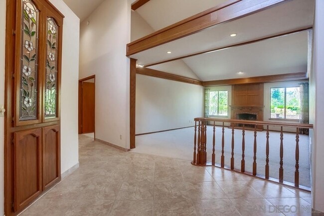 Building Photo - 15249 Del Poniente Ct