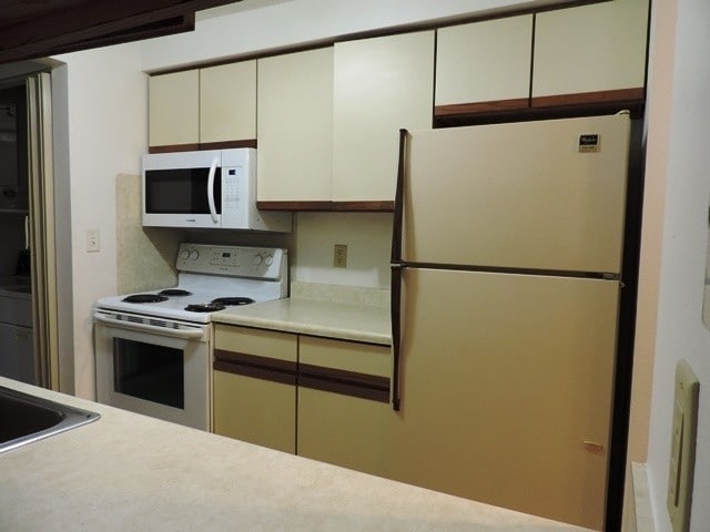 Foto del edificio - $1,095 | 2 Bedroom, 1 Bathroom Apartment | Cat Friendly* | Available for August 1st, 2026 Move In!