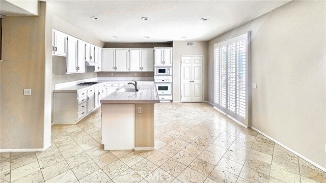 Building Photo - 6839 Lunt St