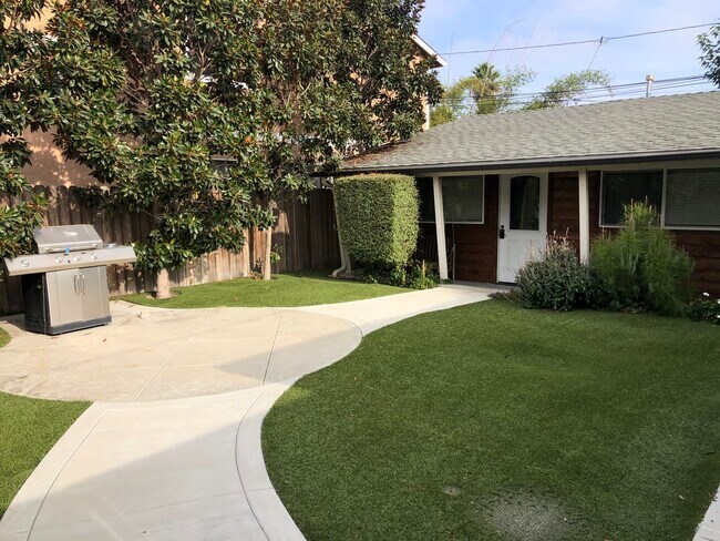 Building Photo - 182 Costa Mesa St