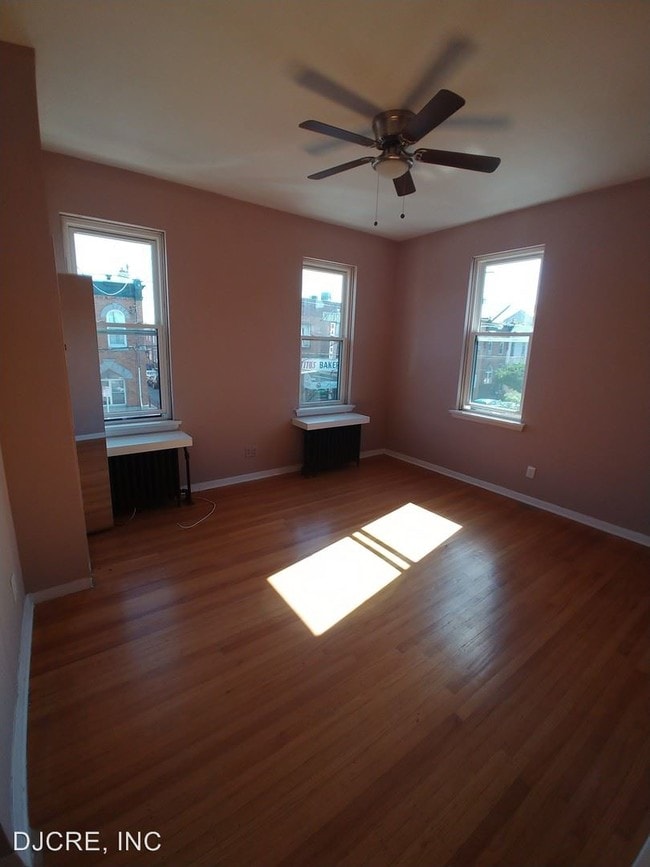 Building Photo - 1613 W Ritner St