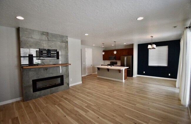 Foto del edificio - 968 Spruce Willow Wy