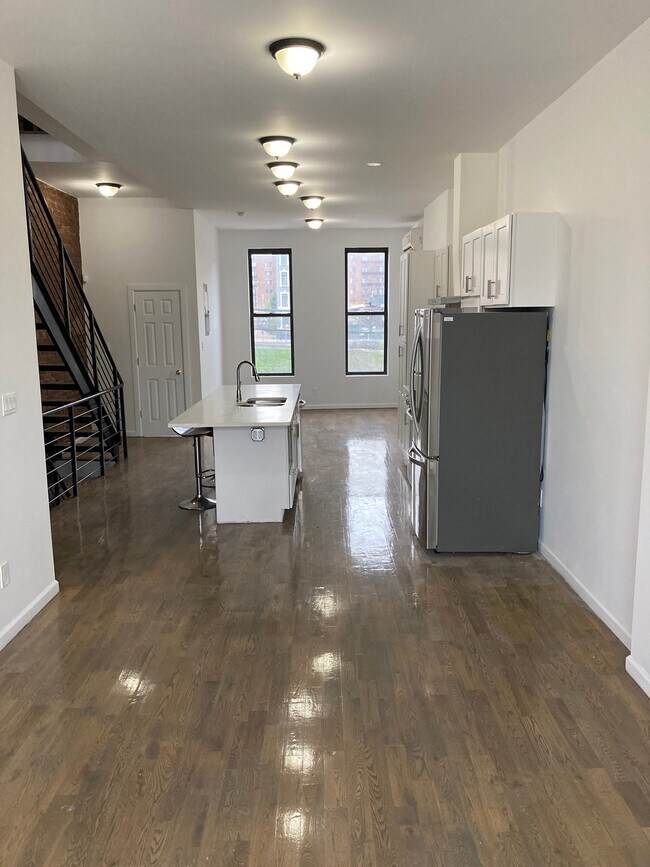 Foto del edificio - 460 E 134th St