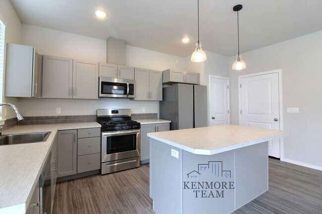 Foto del edificio - 5501 Remington Dr