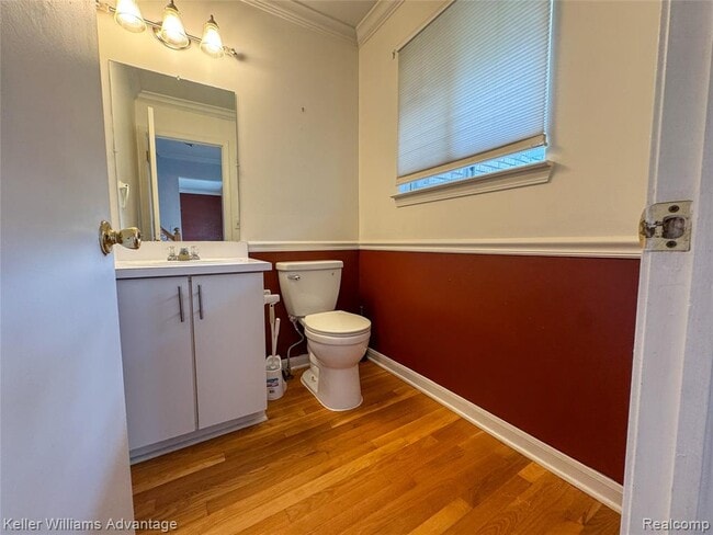 Building Photo - 2867 Woodmont Dr W