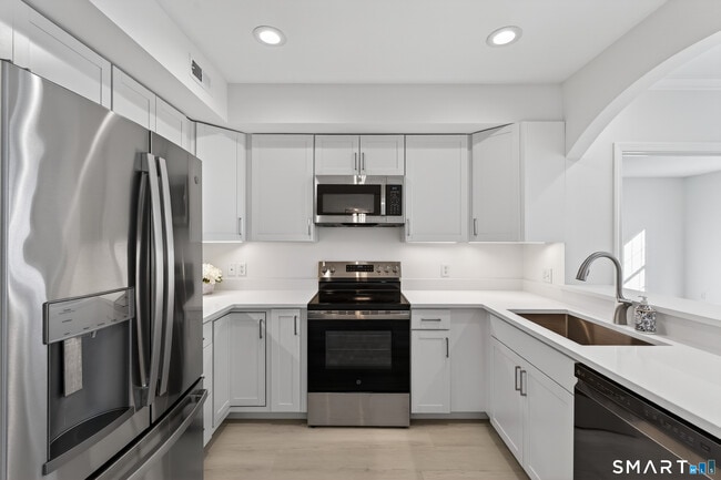 Building Photo - 2590 Gold Star Hwy