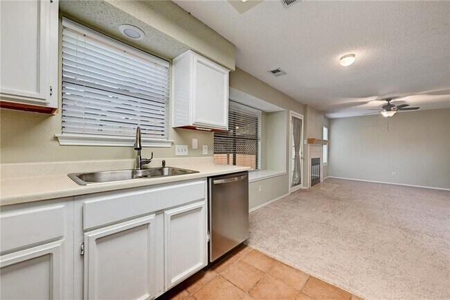 Building Photo - 12915 Modena Trail
