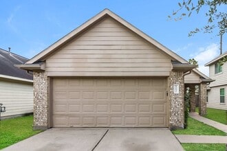 Building Photo - 15835 Regal Trace Ln