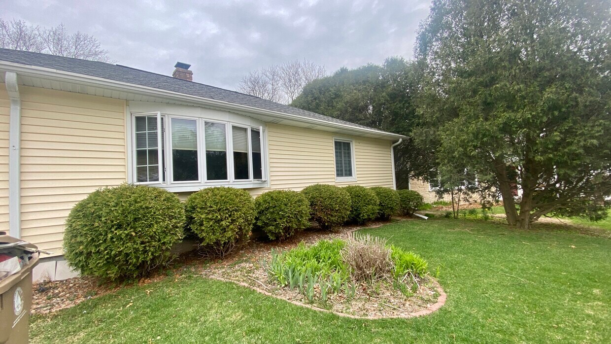 front - 23 Frederick Cir
