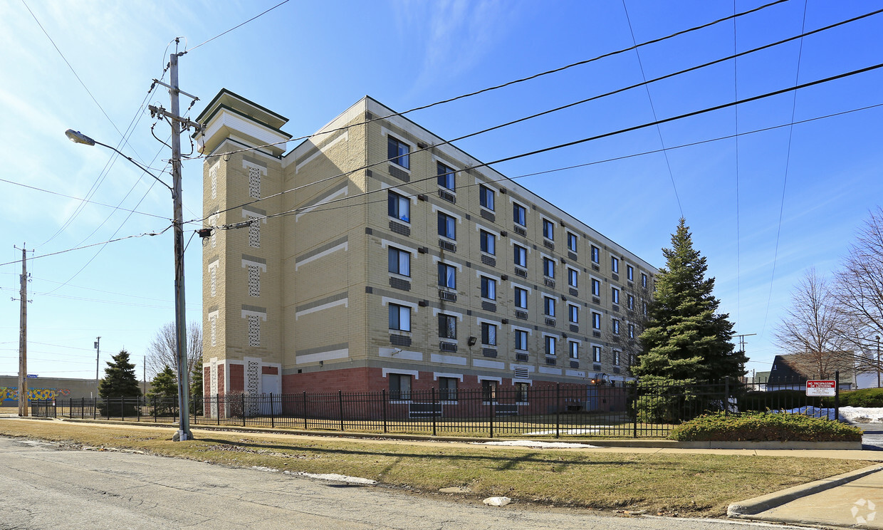 Asian Evergreen Apartments Cleveland Oh Apartments Com