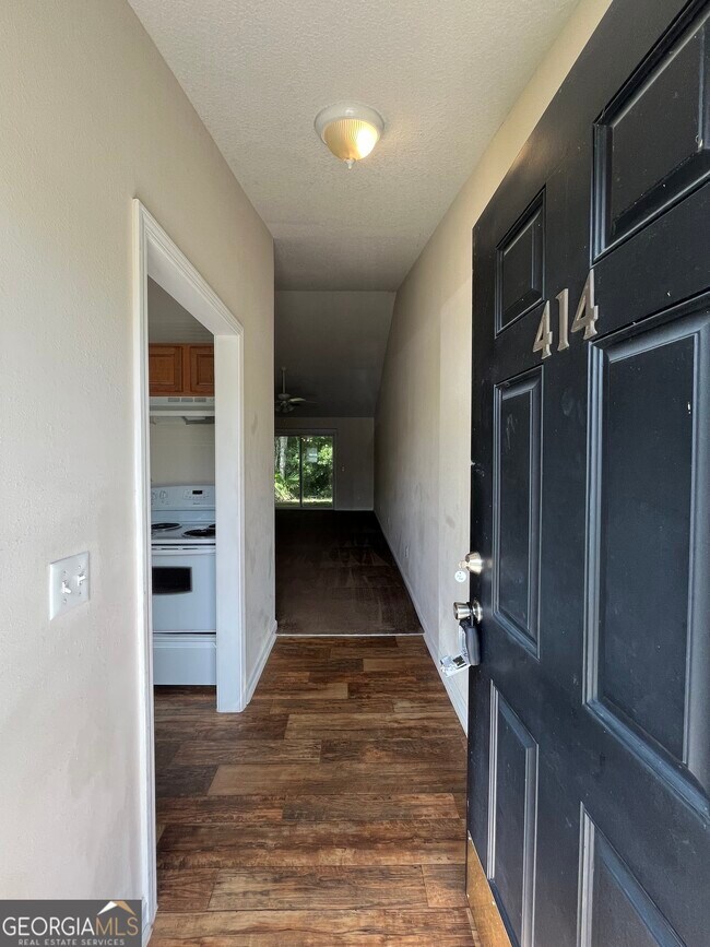 Building Photo - 414 Lawnwood Ct