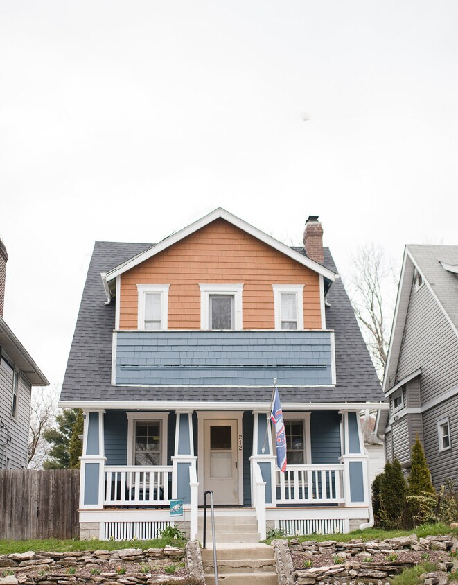 Front exterior (2018) - 212 E Duncan St