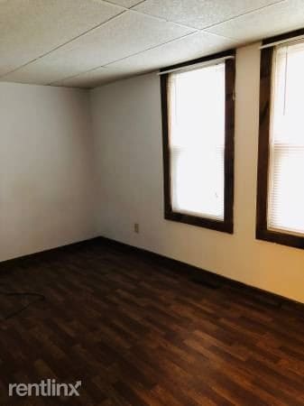Building Photo - 29 Sacandaga Rd