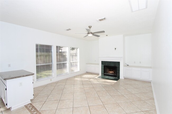 Foto del edificio - 3311 Twelve Oaks Ln