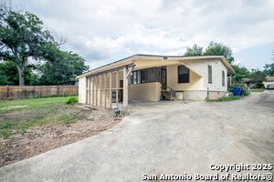 Foto del edificio - 223 Northill Dr