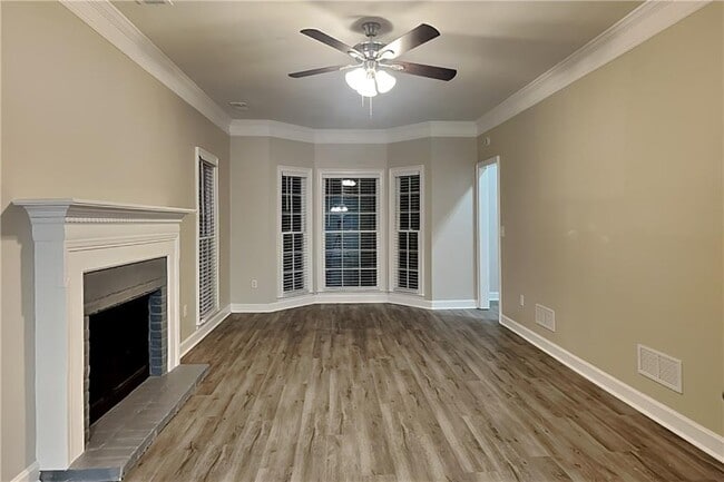 Building Photo - 3002 Mulberry St