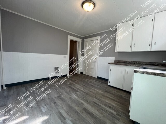 Foto del edificio - 519 Tronolone Pl