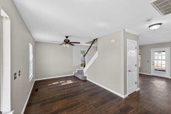 Foto del edificio - 11234 Locust Cir