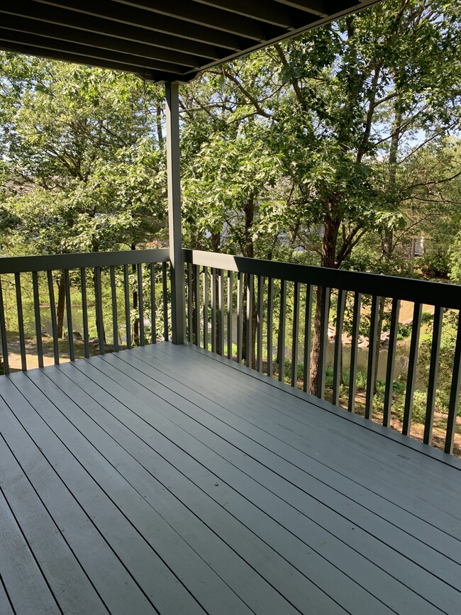 Building Photo - 30 Ledgewood Hills Dr