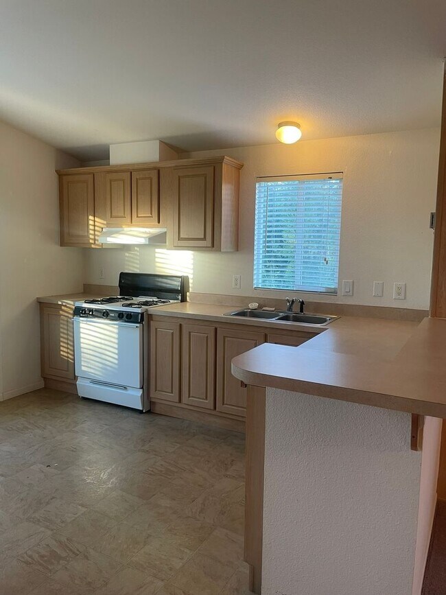 Foto del edificio - Creek Frontage on 3 acres in Palo Cedro