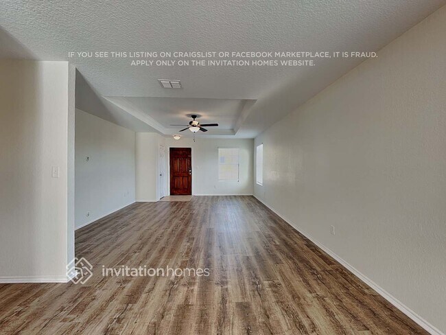 Foto del edificio - 27305 Paraiso Manor