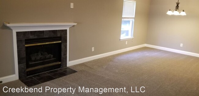 Building Photo - 2 br, 2.5 bath House - 940 East Estates Blvd
