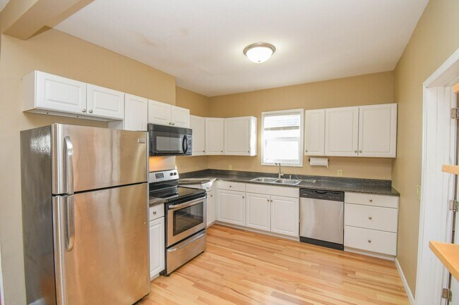 Foto del edificio - 817 W 12th St