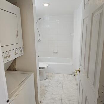 Building Photo - 4174 Inverrary Dr