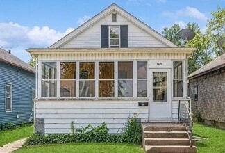 Building Photo - 1325 W 14th St