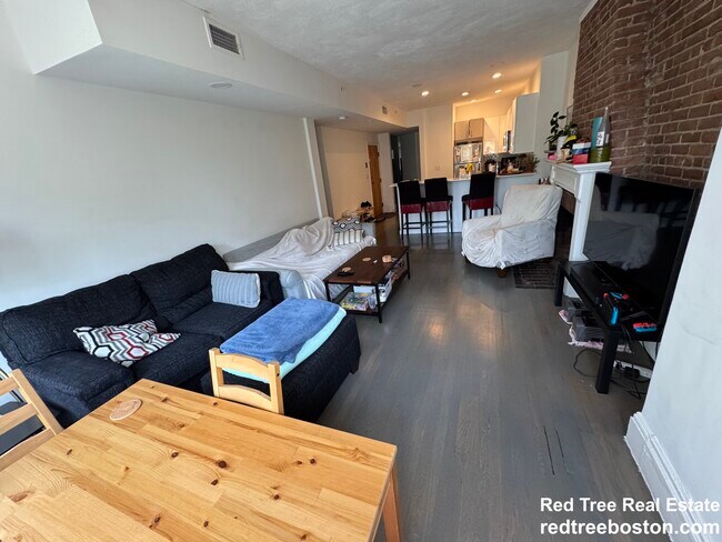 Foto del edificio - 1408 Beacon St