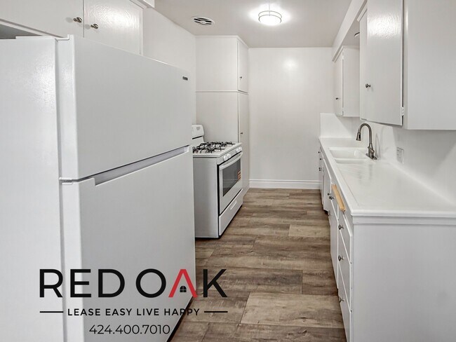 Building Photo - 11734 Menlo Ave