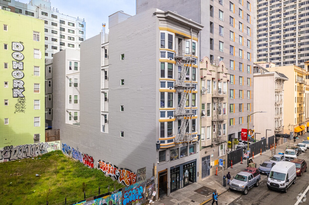 Primario - 376 Ellis Street