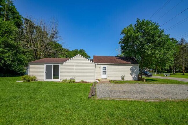 Building Photo - 5690 Mulberry Ave